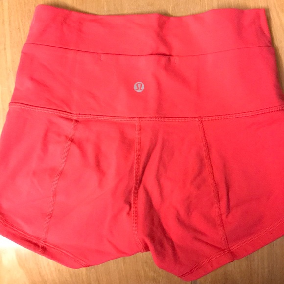 Lululemon wonder under pink shorts size 6 - Picture 2 of 2